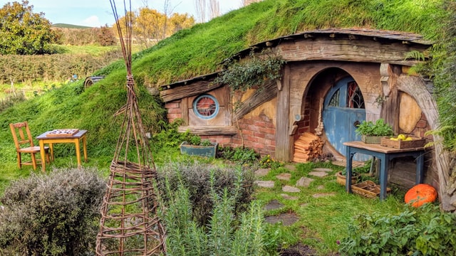 Hobbiton Movie Set